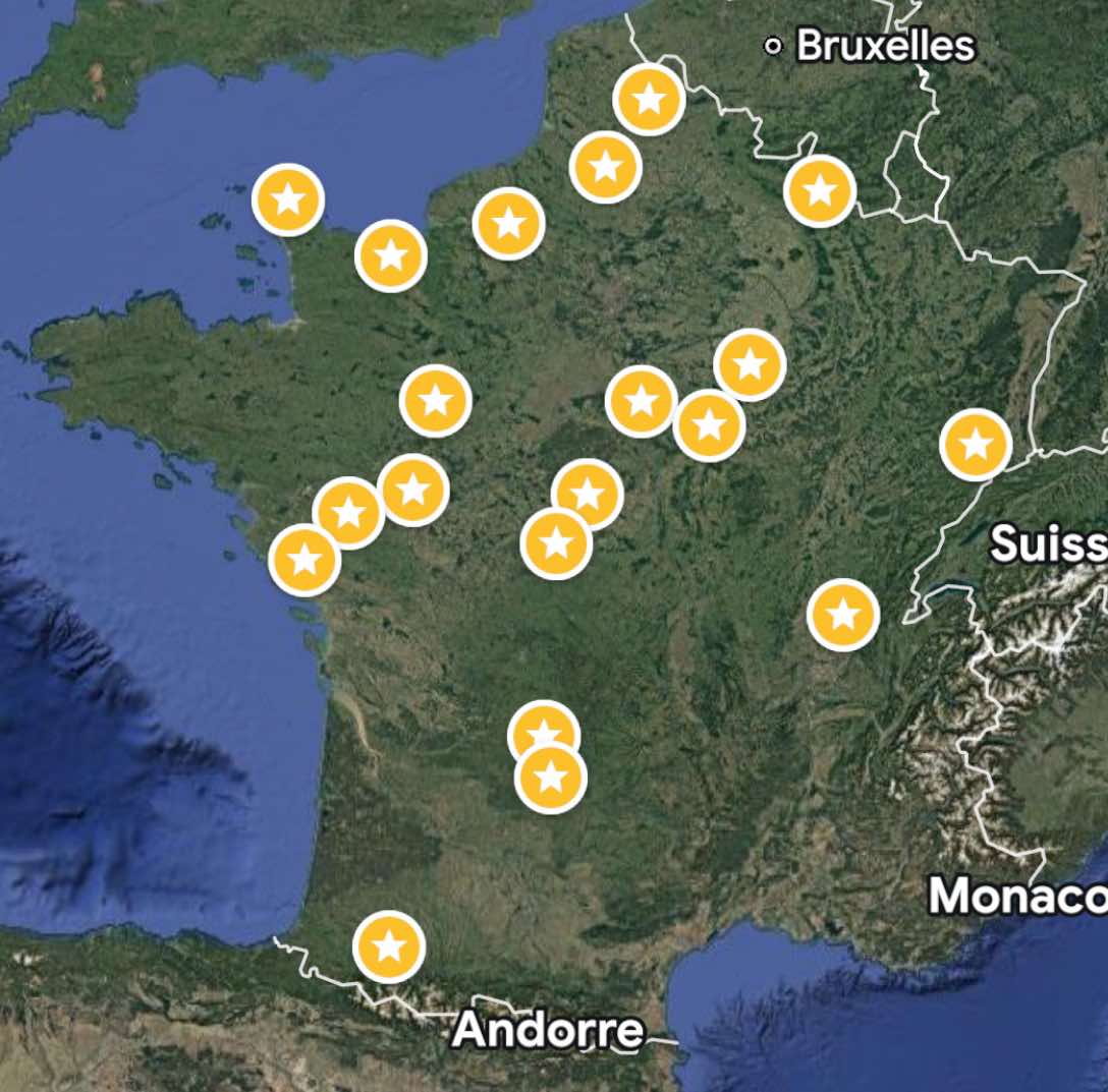 Carte de France constellée de pins jaunes représentant les villes visitées par La BUL